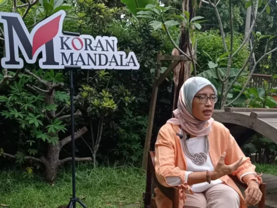 Kenny-Dewi-wawancara-waldorf