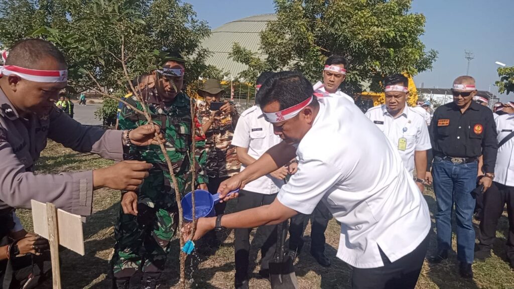 Demi Hadirkan Udara Bersih, Pemkot Bandung Kembali Lakukan Penanaman Pohon