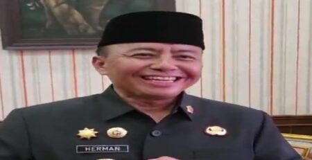 Penjabat Bupati Sumedang Herman Jadi Sorotan usai Sebut Ada Pangeran Baru, RWS Sempat Minta Klarifikasi Penjabat Bupati Sumedang Herman Jadi Sorotan usai Sebut Ada Pangeran Baru, RWS Sempat Minta Klarifikasi
