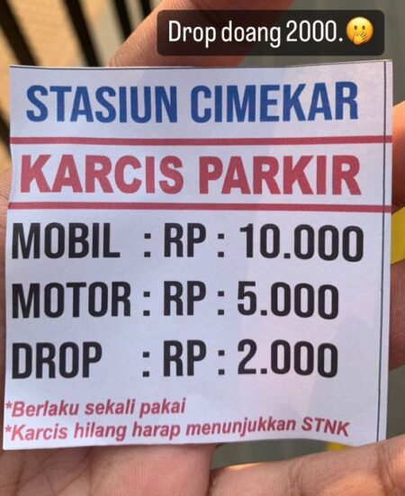Viral Foto Tarif Parkir di Stasiun Cimekar Hanya Drop Saja Bayar Rp2 Ribu, Netizen : Bandung Kota Pungli Viral Foto Tarif Parkir di Stasiun Cimekar Hanya Drop Saja Bayar Rp2 Ribu, Netizen : Bandung Kota Pungli