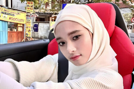 Inara Rusli Tetap Santai Meski Virgoun Diduga Punya Pacar Baru: Yang Terpenting Masih Ingat Anak Inara Rusli Tetap Santai Meski Virgoun Diduga Punya Pacar Baru: Yang Terpenting Masih Ingat Anak