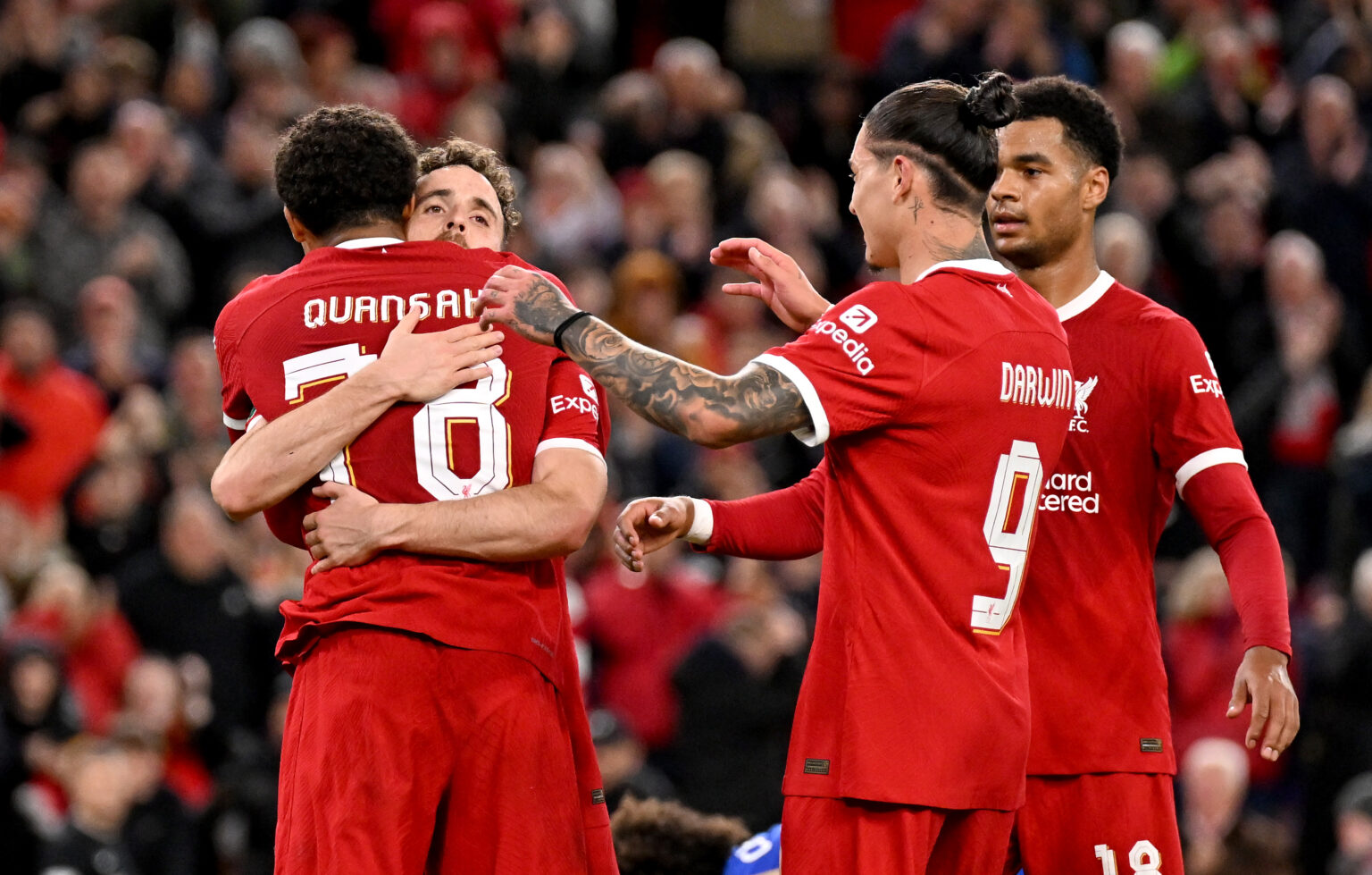 Pemain Liverpool Merayakan Kemenangan