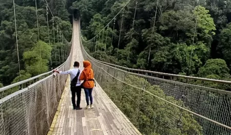 Jembatan-terpanjang-wisata-Sukabumi-jpeg