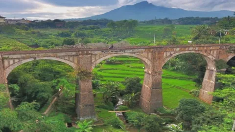 jembatan cincin di Jatinangor Sumedang