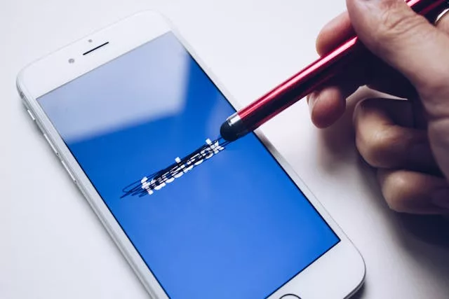Facebook blokir berita