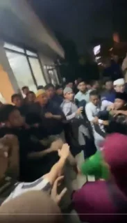 Viral! Kronologi Pengusiran Ustadz Syafiq Riza Basalamah Versi GP Ansor di Surabaya