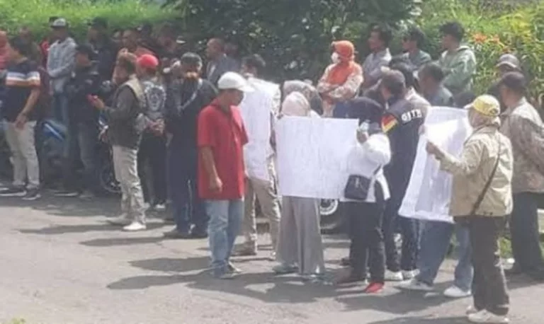 unjuk rasa korakap kuningan