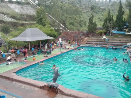 Review Wisata Awit Sinar Alam Darajat, Pemandian Air Panas Populer di Garut