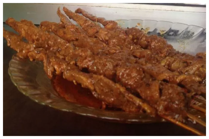 Kuliner Khas Brebes, Sate Blengong Perpaduan Daging Bebek dan Mentok