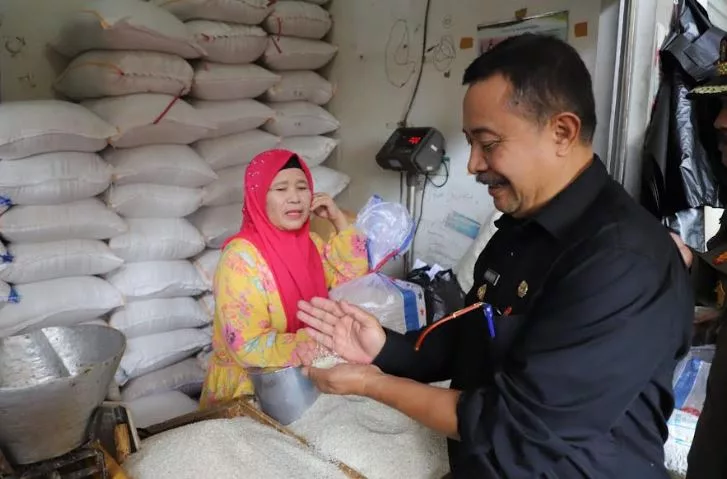 CEK PASAR