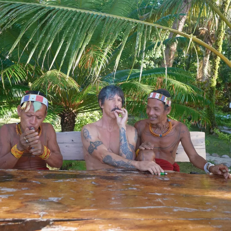 Anthony Kiedis Liburan ke Pulau Mentawai Sumatera Barat, Begini Potretnya
