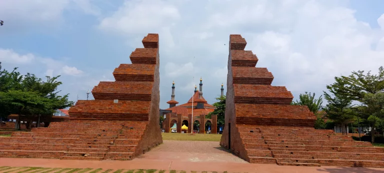 Alun-alun Kejaksan Kota Cirebon