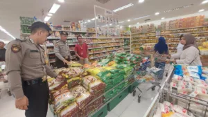 polisi pantau harga dan ketersediaan bahan pokok