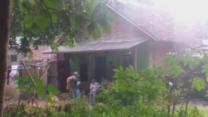 polisi geledah rumah
