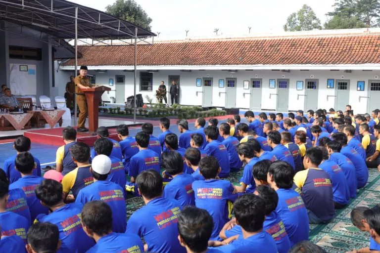 lapas kuningan overload