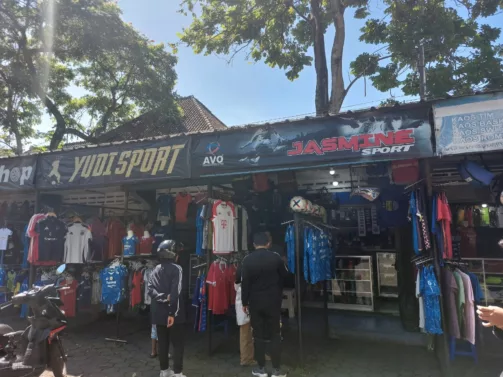 Liga 1 Libur Panjang, Pedang Jersey Persib Bandung Menjerit
