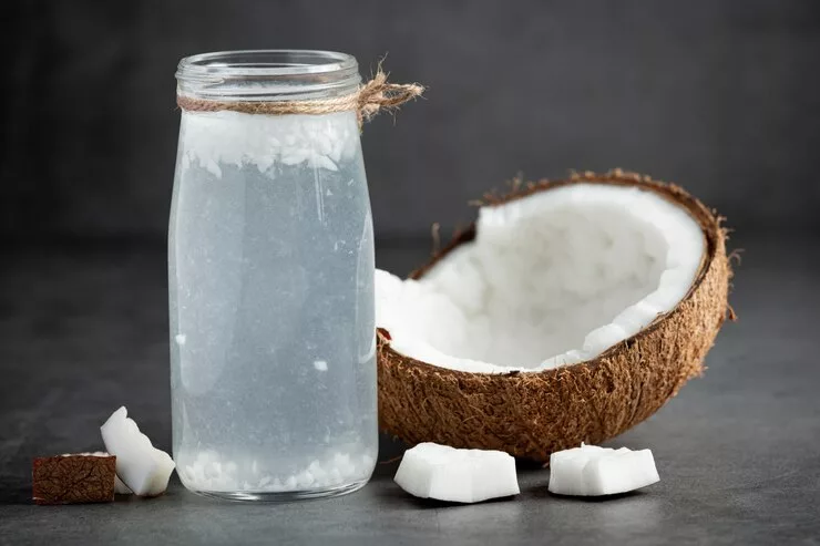 Siapa Sangka! 10 Manfaat Air Kelapa Muda Ini Jarang Orang Lain Ketahui