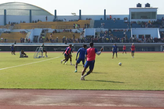 Pemain Persib Bandung saat melakukan sesi latihan di Stadion Arcamanik