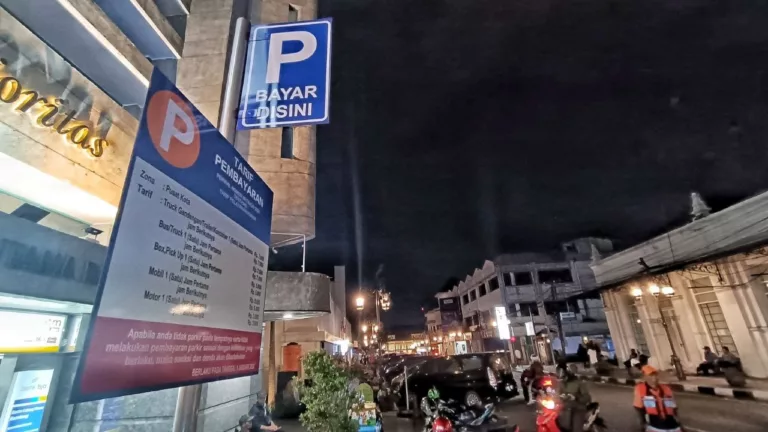 Kantong Parkir untuk pengunjung Asia Afrika Festifal