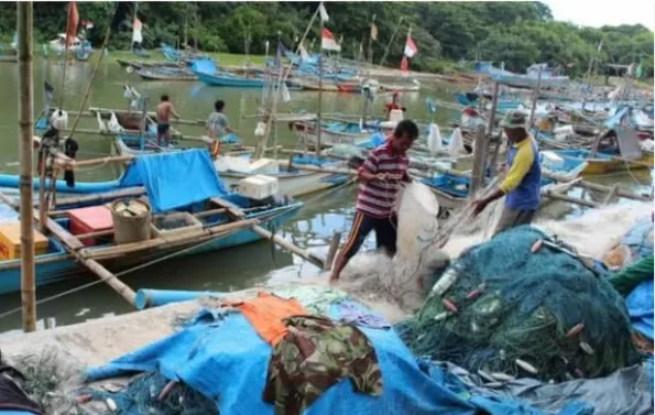 Aktifitas Nelayan di Pantai Santolo Kabupaten Garut