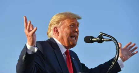 Trump dan Taylor Swift: Strategi Politik yang Tak Terduga Trump dan Taylor Swift: Strategi Politik yang Tak Terduga