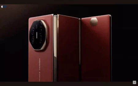 Review Spesifikasi dan Harga Huawei Mate XT Ultimate: Smartphone Lipat Tiga Pertama di Dunia Huawei Mate XT Ultimate Smartphone Lipat Tiga (Youtube/Kedai Kopi)