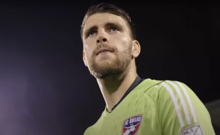 Aksi Penyelamatan Maarten Paes Hentikan Giroud Aksi Gemilang Maarten Paes, FC Dallas vs Los Angeles FC (Youtube/Maarten Paes)
