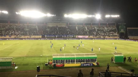 Persib Bandung vs PSIS Semarang Skor Akhir 2-1 Skuad Maung Bandung Meraih Poin Penuh Persib Bandung vs PSIS Semarang BRI Liga 1 2024-2025
