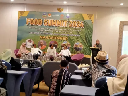 HKTI Gelar Seminar Food Summit 2024 Menguji calon Pemimpin Garut Dalam Ketahanan Pangan Dua calon pemimpin Garut pada seminar Ketahanan Pangan di fave hotel Garut
