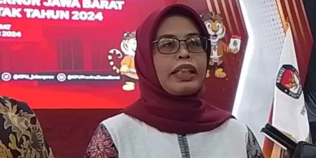 KPU Jabar: Empat Paslon Gubernur Dinyatakan Lolos Tes Kesehatan, Berkas Administrasi Masih Perlu Dilengkapi Ketua KPU Jabar Ummi Wahyuni