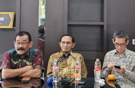 Aktivis Senior dan Jenderal TNI Purnawirawan Serukan Pengadilan untuk Jokowi Sekeluarga Mayjen TNI (Purn) Soenarko dan Para Aktivis 77-78