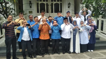 Ahmad Syaikhu dan Aher Silaturahmi ke Paguyuban Pasundan Calon Gubernur Jawa Barat, Ahmad Syaikhu, melakukan silaturahmi ke Paguyuban Pasundan di Jalan Sumatera no. 41, Kota Bandung, Senin 23 September 2024