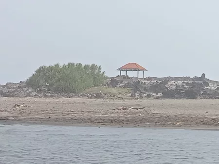 Pantai Karang Paranje, Keindahan Tersembunyi yang Mirip Tanah Lot Bali Pantai Karang Paranje