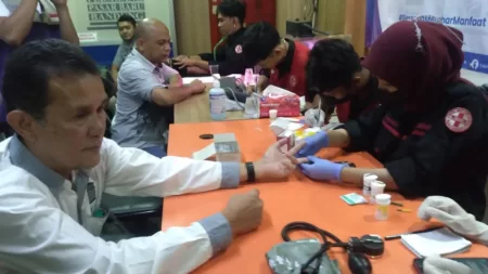 Elton Soroti Program Kesehatan Bandung: Jangan Habis di Seremoni, Warga Harus Rasakan Dampaknya Cek Kesehatan Gratis di Pasar Baru Kota Bandung