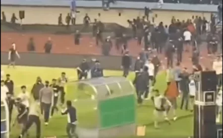 Respon Nick Kuipers atas Aksi Anarkis Bobotoh yang Menodai Kemenangan Persib vs Persija Aksi Anarkis Bobotoh Pasca Persib vs Persija 23 September 2024