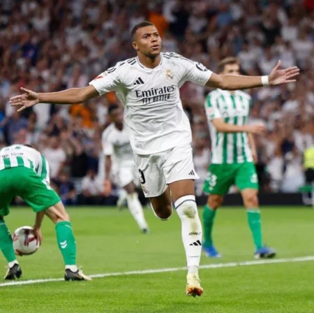 Kylian Mbappe Cetak 2 gol, Namanya Tercatat di Daftar Top Skor Kylian Mbappe Cetak 2 gol