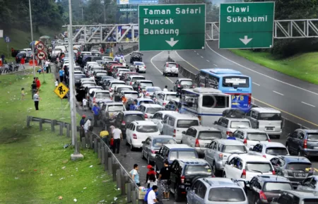 Tips Menghadapi Macet Horor Saat Libur Panjang Tips Menghadapi Horor Macet Panjang Saat Liburan