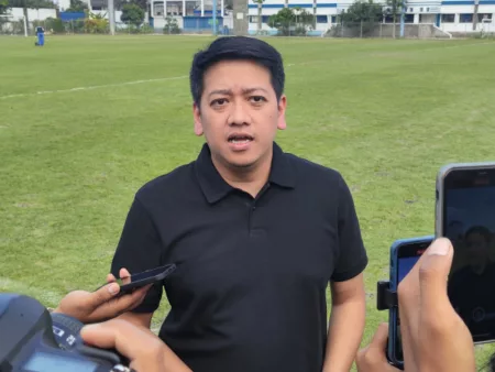 Sang Mantan Jadi Dirtek. Ini Jawaban Sporting Interim Persib persib--