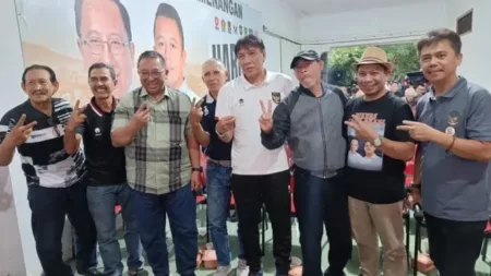 4 Legenda Persib Dukung Haru Suandharu Jadi Walikota Bandung, Ada Robby Darwis dan Ajat Sudrajat 4 Legenda Persib Dukung Haru Suandharu Jadi Walikota Bandung, Ada Robby Darwis dan Ajat Sudrajat