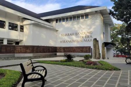 Tanpa Keluar Uang! 4 Rekomendasi Tempat Wisata Dekat Stasiun Kiaracondong Bandung 4 rekomendasi tempat wisata dekat Stasiun Kiaracondong Bandung