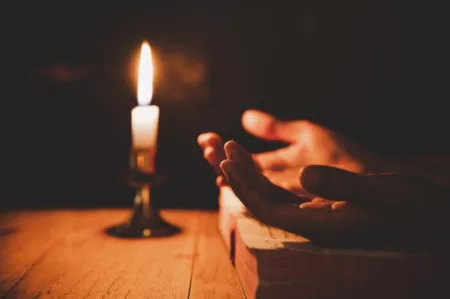 Bacaan Sholawat Nariyah dan Terjemahannya Hingga Keutamaan Bagi yang Mengamalkan Bacaan sholawat Nariyah dan keutamaan bagi yang mengamalkannya