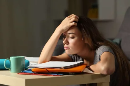Mahasiswa Perlu Tahu! Inilah 6 Cara Atasi ‘Burnout’ Saat Kuliah Burnout (Pinterest)