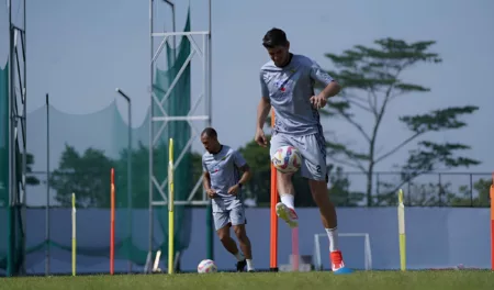 Head to Head Persib vs Persik Kediri, Maung Bandung Unggul Atas Macan Putih Head to Head Persib vs Persik Kediri, Maung Bandung Unggul Atas Macan Putih