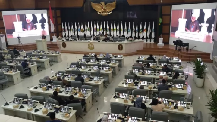 Rapat Paripurna DPRD Jabar