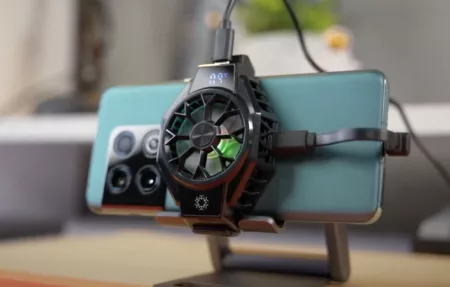 5 Rekomendasi Cooler Fan Smartphone 2024: HP Dingin Siap Gaming Rekomendasi Cooler Fan Smartphone 2024 (Tangkap Layar Youtube/INTECHNOLIFE)