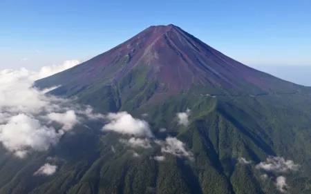 Ajaib! Salju Gunung Fuji Setahun Belum Nampak, Karena Apa? gunung fuji