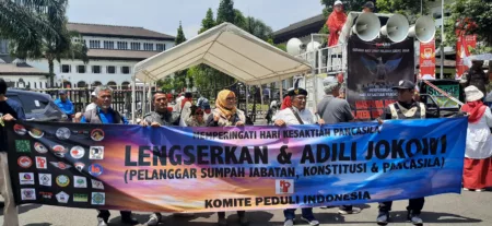 KPI Gelar Aksi Memperingati Hari Kesaktian Pancasila di Bandung Aksi KPI Peringati Hari Pancasil di depan Gedung Sate Kota Bandung