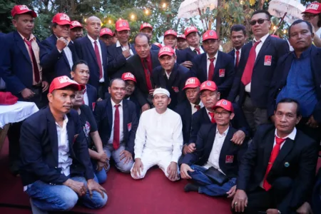 Pasangan Dedi Mulyadi-Erwan Setiawam Dapat Dukungan dari Warga Batak di Jawa Barat Kang Dedi Mulyadi Bersama Pengurus Punguan Simbolon dohot Boruna Indonesia (PSBI) Jabar