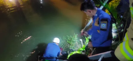 Dua Pemancing Tenggelam di Kolam Retensi Gedebage, Bandung Evakuasi Korban Tenggelam di Kolam Retensi Gedebage