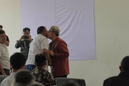 Aher Titip Dua Hal Penting kepada Haru Suandharu Jika Jadi Wali Kota Bandung Ahmad Heryawan bertemu dengan Haru Suandharu
